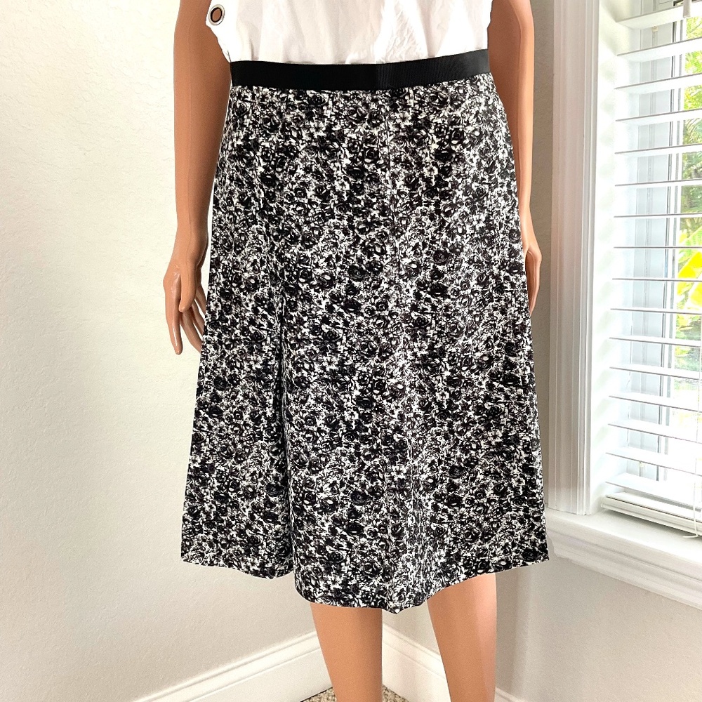 Banana Republic 100% Silk skirt Sz 4